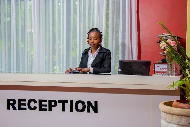 Hotel Karen Inn And Suites
