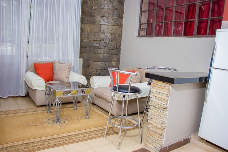 Hotel Karen Inn And Suites