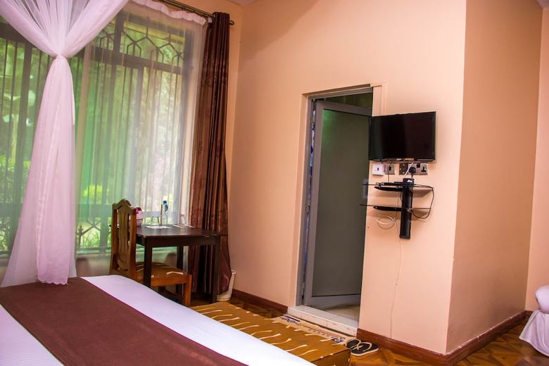 Hotel Karen Inn And Suites