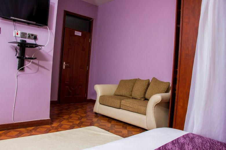 Hotel Karen Inn And Suites