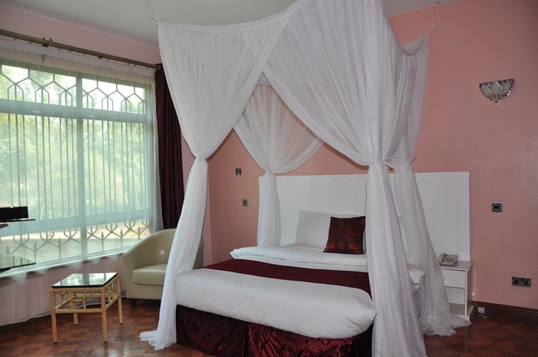 Hotel Karen Inn And Suites