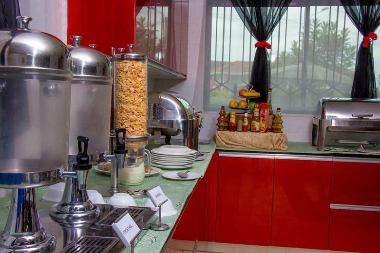 Hotel Karen Inn And Suites