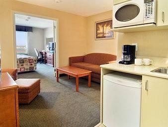 Hotel Ramada Clairmont/grande Prairie