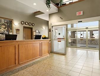 Hotel Ramada Clairmont/grande Prairie