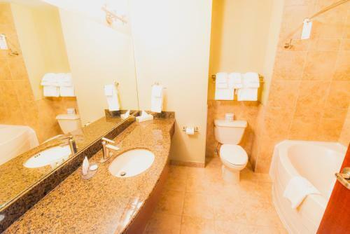 Hotel Canad Inns Destination Centre Garden City