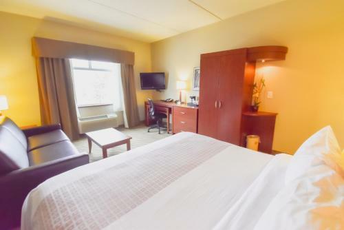 Hotel Canad Inns Destination Centre Garden City