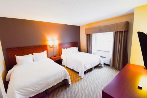 Hotel Canad Inns Destination Centre Garden City