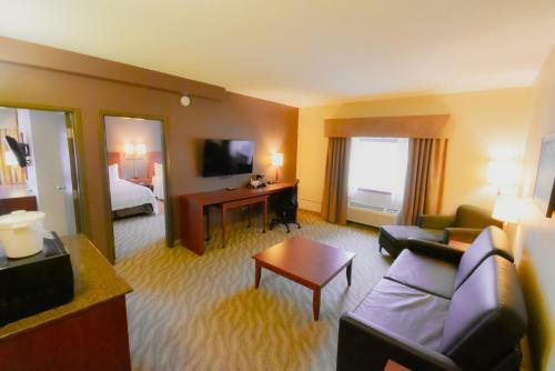 Hotel Canad Inns Destination Centre Garden City