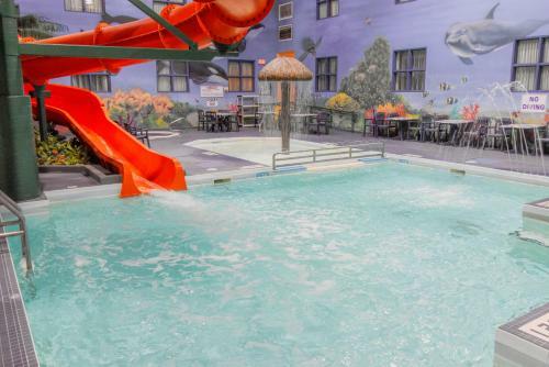 Hotel Canad Inns Destination Centre Garden City