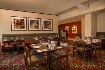 Hotel Four Points By Sheraton Winnipeg International Airport