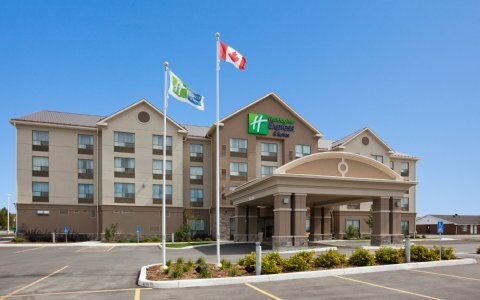 Holiday Inn Express Hotel & Suites New Liskeard