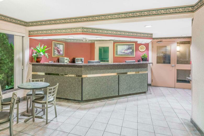 Motel Super 8 Windsor On
