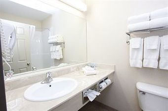 Pomeroy Inn & Suites Hotel