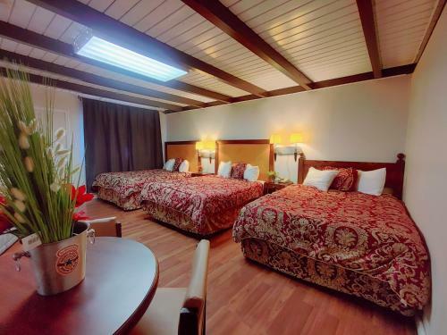 Motel Kootenay Country Inn