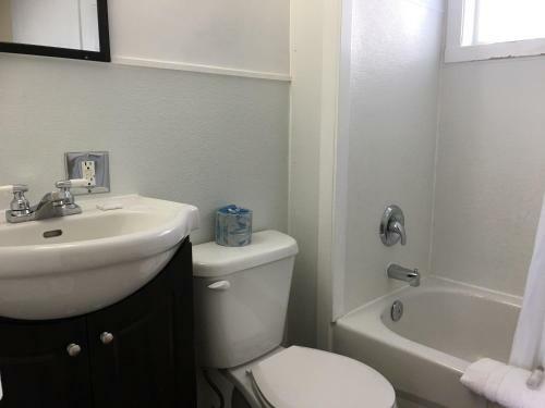 Motel Kootenay Country Inn
