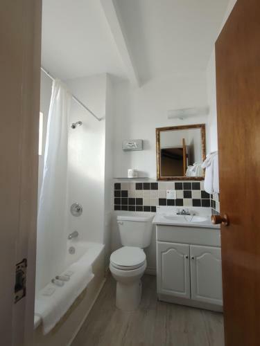 Motel Kootenay Country Inn