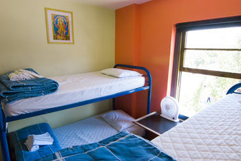 Ocean Island Inn Backpackers Suites - Hostel