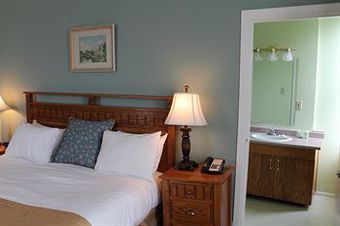 James Bay Inn Hotel & Suites
