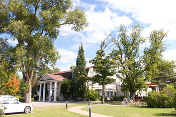 Aparthotel Riverbend Inn And Vineyard