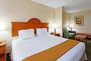 Holiday Inn Express Hotel & Suites Sylacauga