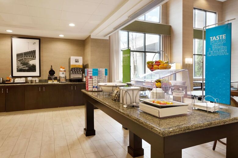 Hotel Hampton Inn & Suites Birmingham Airport Area