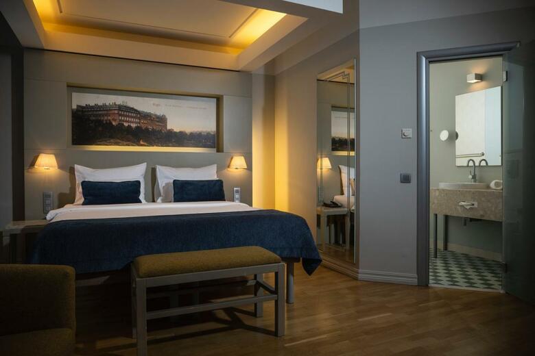 Opera Hotel
