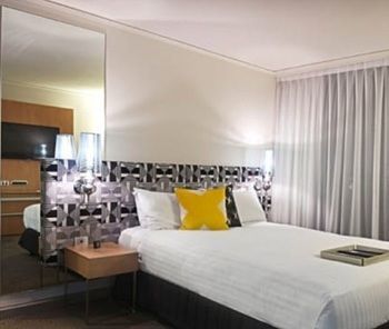 Hotel Rydges Lakeside