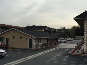 Motel Walnut Inn & Suites