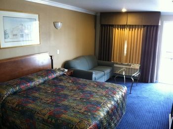 Motel Walnut Inn & Suites