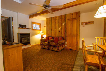 Aparthotel Red Wolf Lakeside Lodge