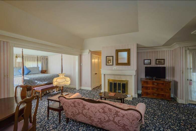 The Mendocino Hotel And Garden Suites