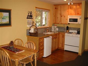 Tahoma Meadows Bed And Breakfast Cottages