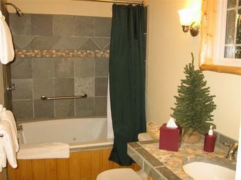Tahoma Meadows Bed And Breakfast Cottages