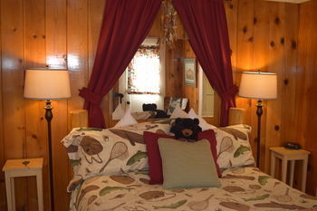 Tahoma Meadows Bed And Breakfast Cottages
