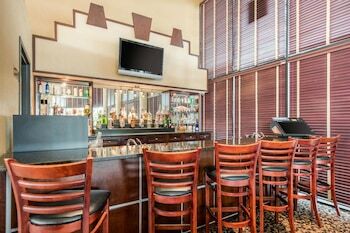 Hotel Quality Inn & Suites
