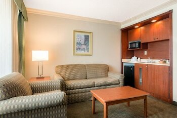 Hotel Quality Inn & Suites