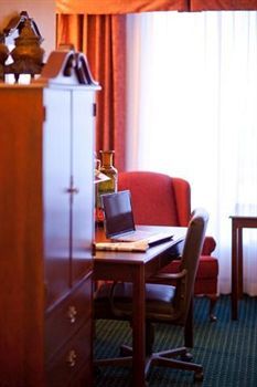 Magnuson Grand Conference Hotel