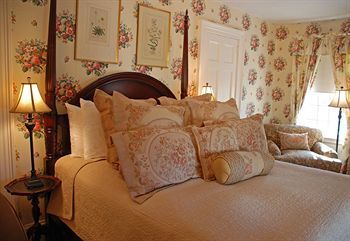 Bed & Breakfast Bee And Thistle Inn