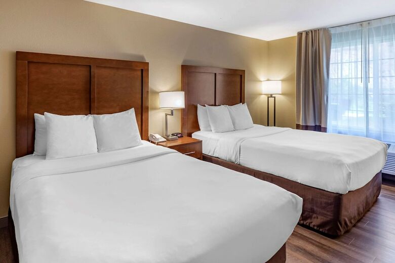 Hotel Comfort Inn & Suites