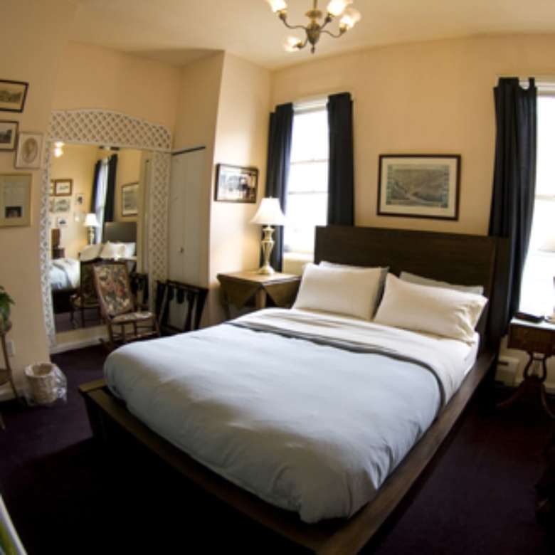Queen Anne Bed And Breakfast