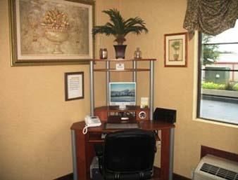 Hotel Ramada Locust Grove