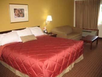 Hotel Ramada Locust Grove