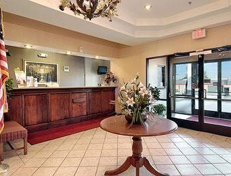 Hotel Ramada Locust Grove