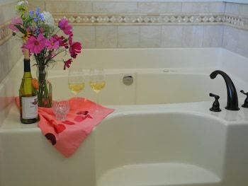 Beechwood Inn - Bed Breakfast And Wine Cellar