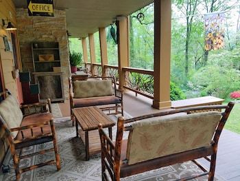 Beechwood Inn - Bed Breakfast And Wine Cellar