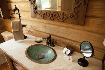 Beechwood Inn - Bed Breakfast And Wine Cellar