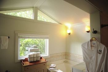 Beechwood Inn - Bed Breakfast And Wine Cellar