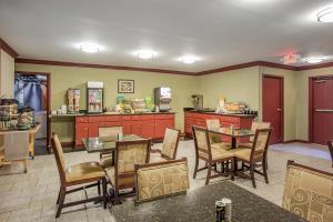 Hostal Quality Inn & Conference Center