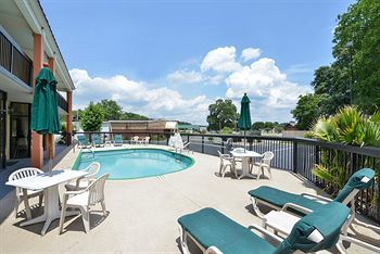Hotel Americas Best Value Inn Hinesville
