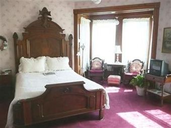 Squiers Manor B&B